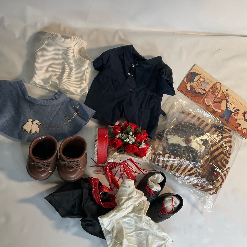 Tender Heart Treasures Lot  Bear Doll Clothes  Shoes 1990's Vintage